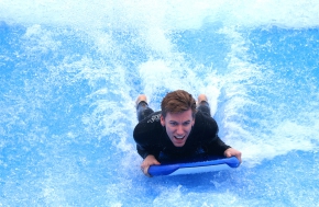 FlowRider® Mobile САМЫЙ КРУТОЙ И САМЫЙ ДИНАМИЧНЫЙ АТТРАКЦИОН ДЛЯ ВАШИХ БУДУЩИХ МЕРОПРИЯТИЙ