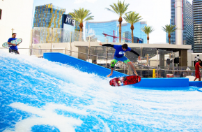 FLOWRIDER DOUBLE - САМЫЙ КУЛЬТОВЫЙ ВОЛНОВОЙ АТТРАКЦИОН В МИРЕ!