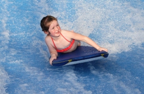 FLOWRIDER COMPACT — ОДНА БЕСКОНЕЧНАЯ ВОЛНА В МАЛЕНЬКОЙ «УПАКОВКЕ»