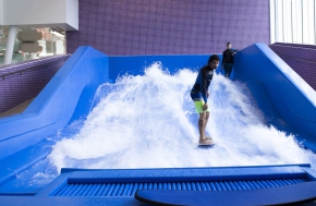 FLOWRIDER COMPACT — ОДНА БЕСКОНЕЧНАЯ ВОЛНА В МАЛЕНЬКОЙ «УПАКОВКЕ»