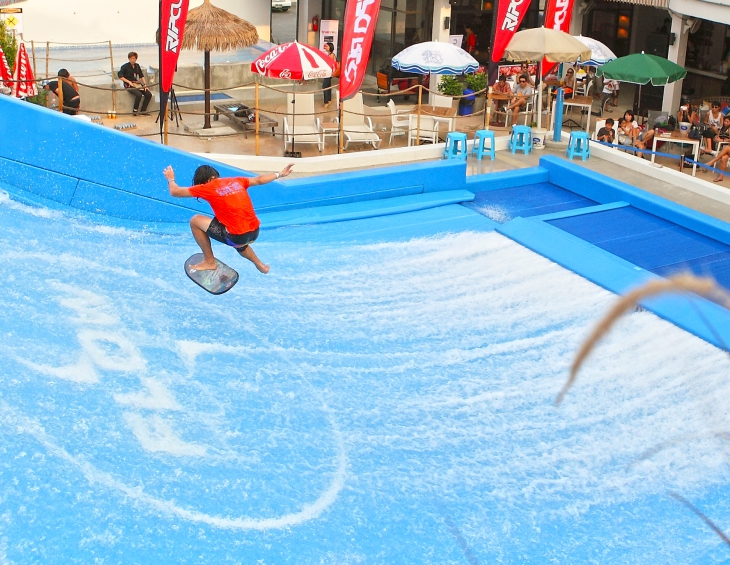 FLOWRIDER DOUBLE - САМЫЙ КУЛЬТОВЫЙ ВОЛНОВОЙ АТТРАКЦИОН В МИРЕ!