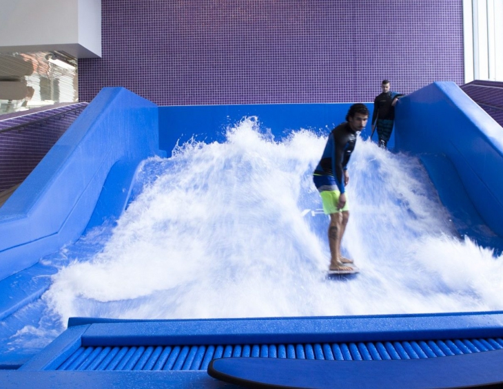 FLOWRIDER COMPACT — ОДНА БЕСКОНЕЧНАЯ ВОЛНА В МАЛЕНЬКОЙ «УПАКОВКЕ»